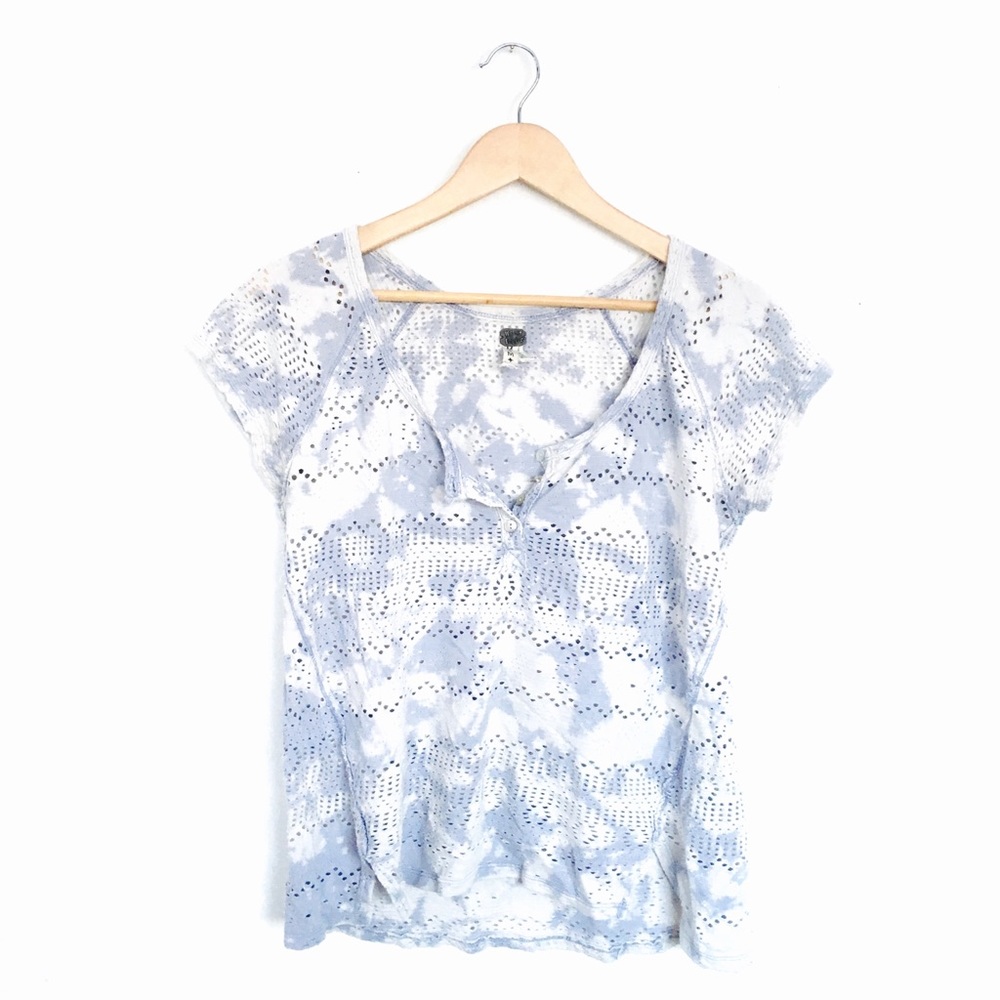 🌺RARE🌺  We the Free Tie Dye Laser Cut Henley